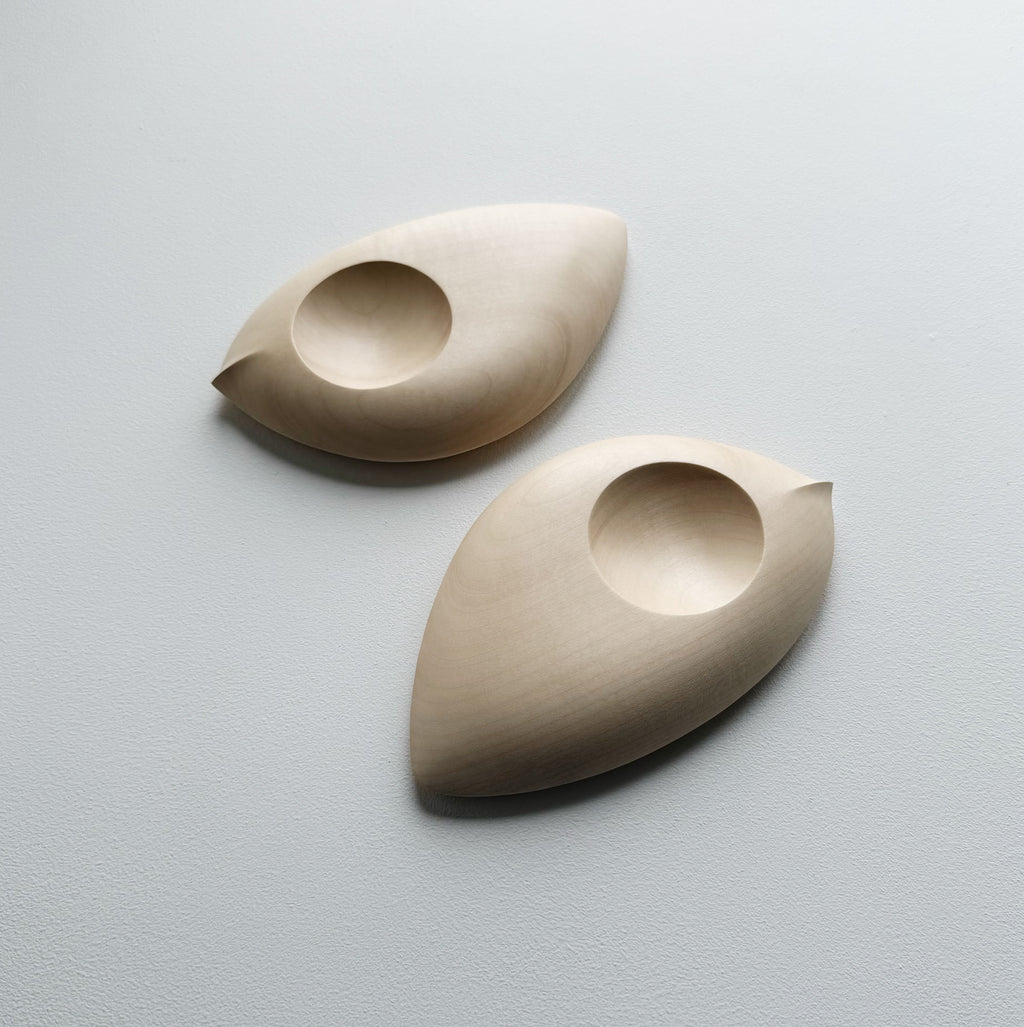 Droplet dish in sycamore on a light background
