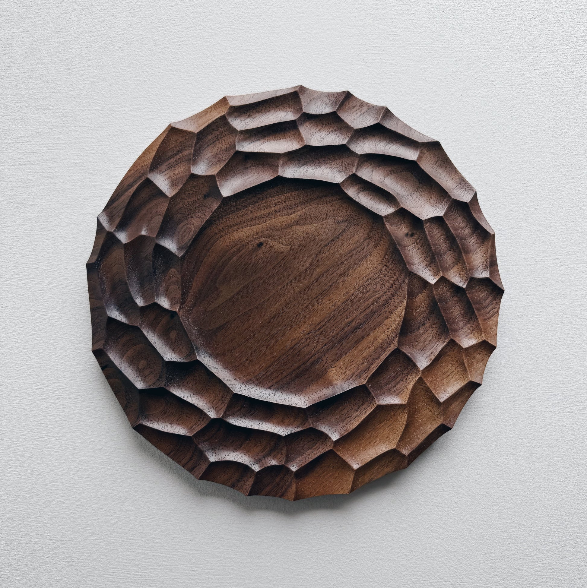 Dunes plate in walnut