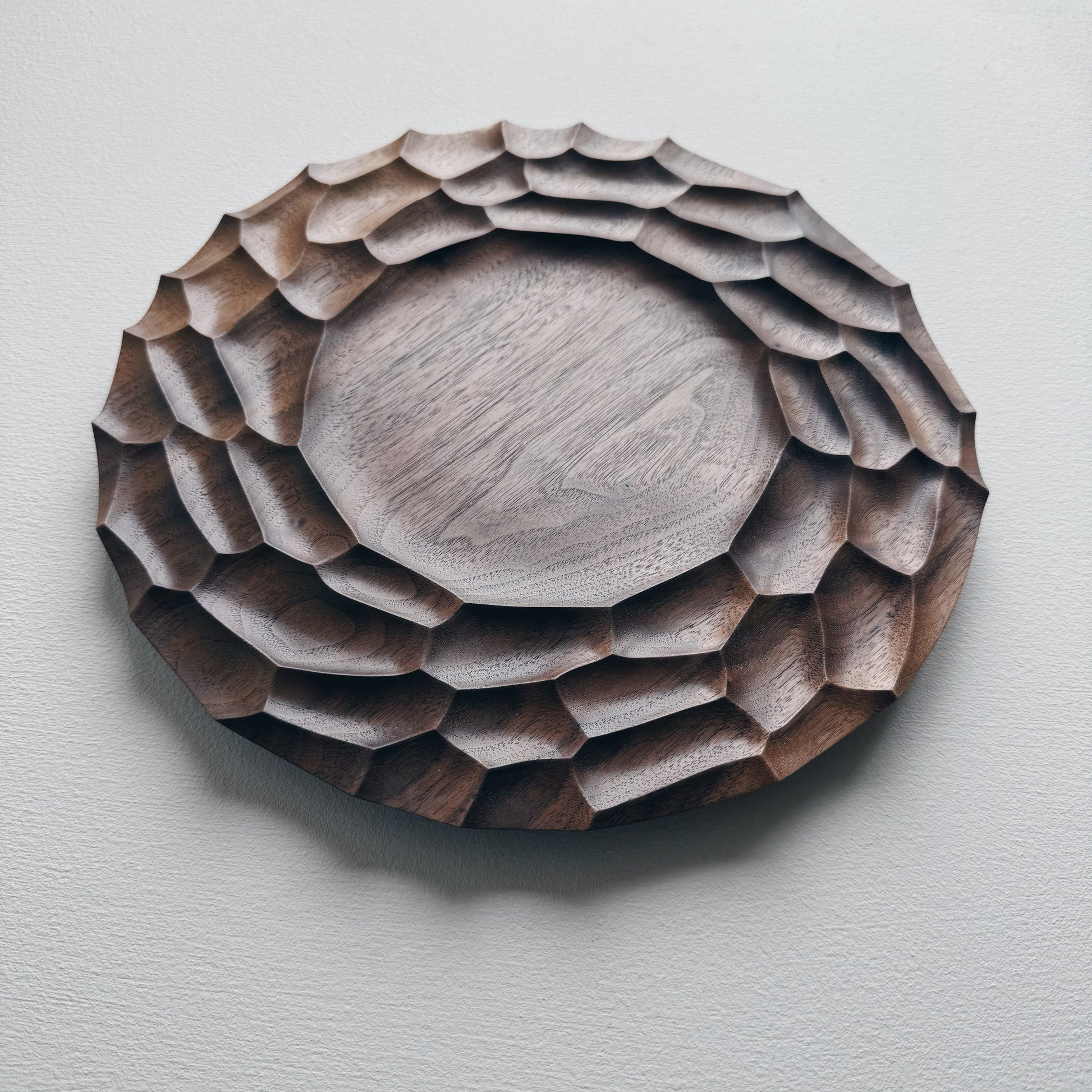 Dunes plate in walnut