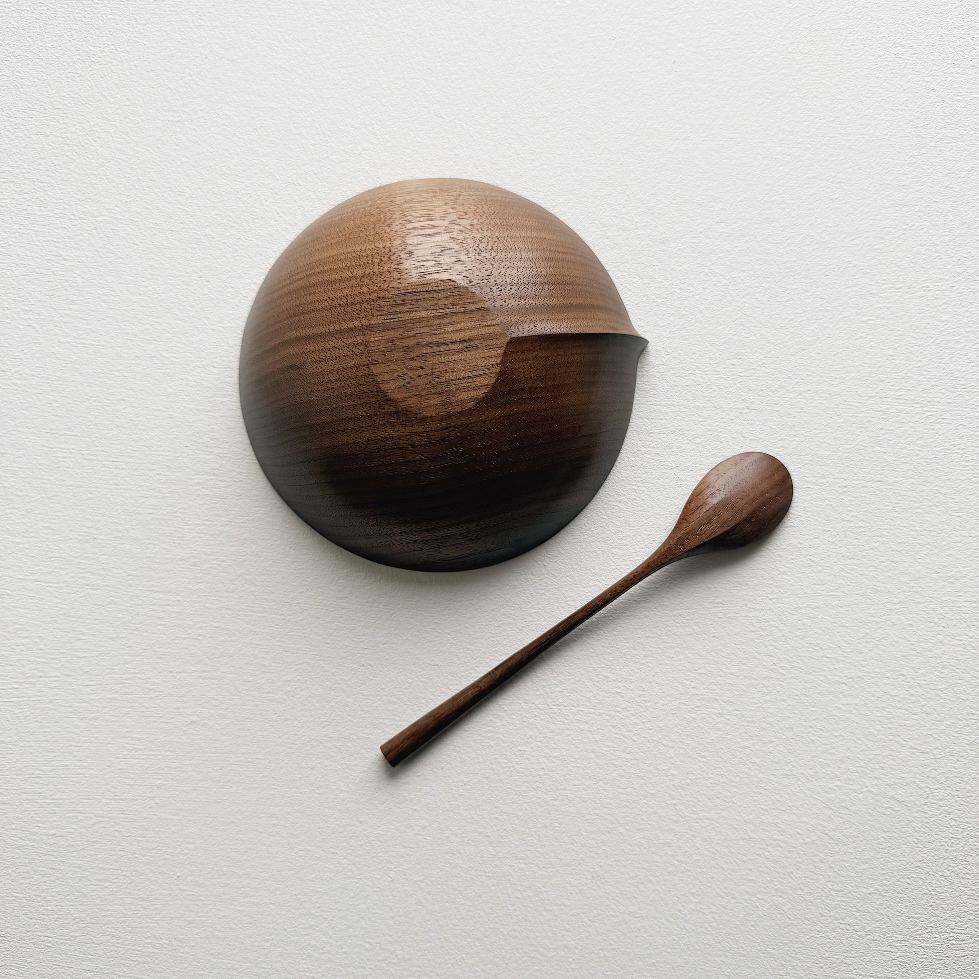 Eating bowl & spoon in tanned walnut