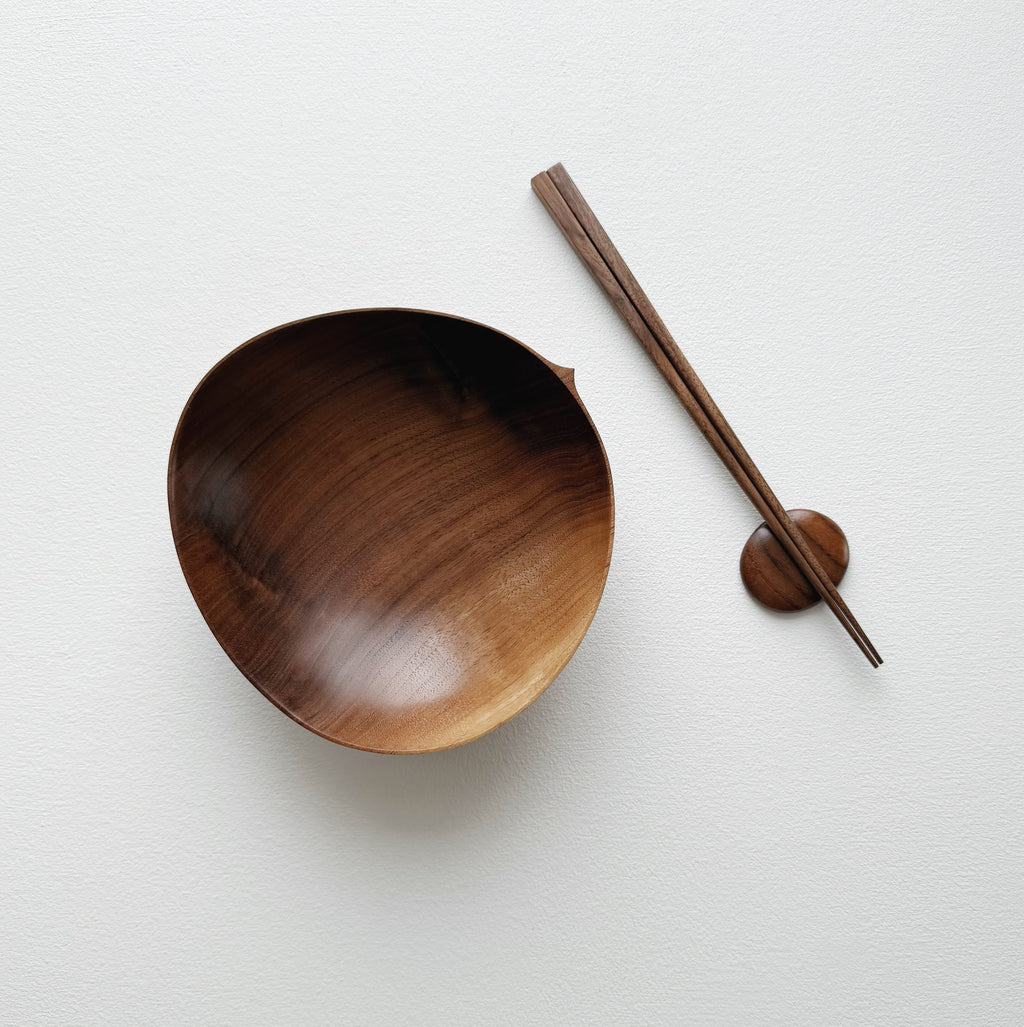Large oval eating bowl & chopsticks in tanned walnut