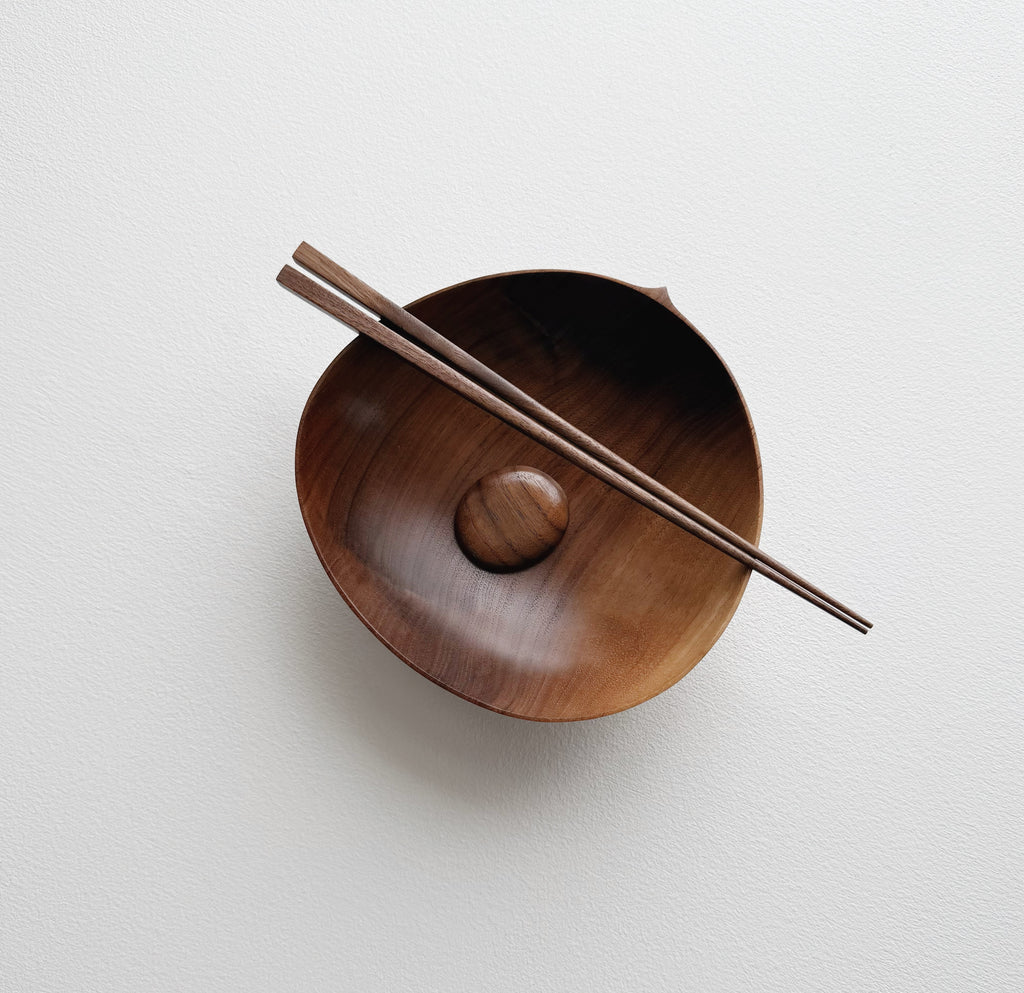 Large oval eating bowl & chopsticks in tanned walnut