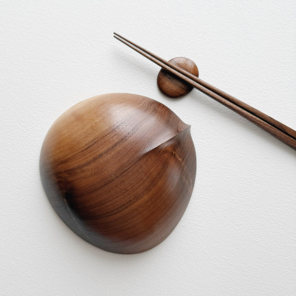 Large oval eating bowl & chopsticks in tanned walnut