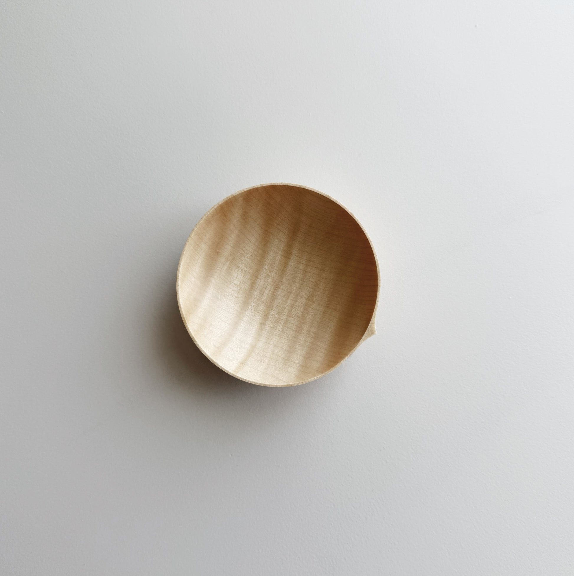 Mini bowl in rippled sycamore