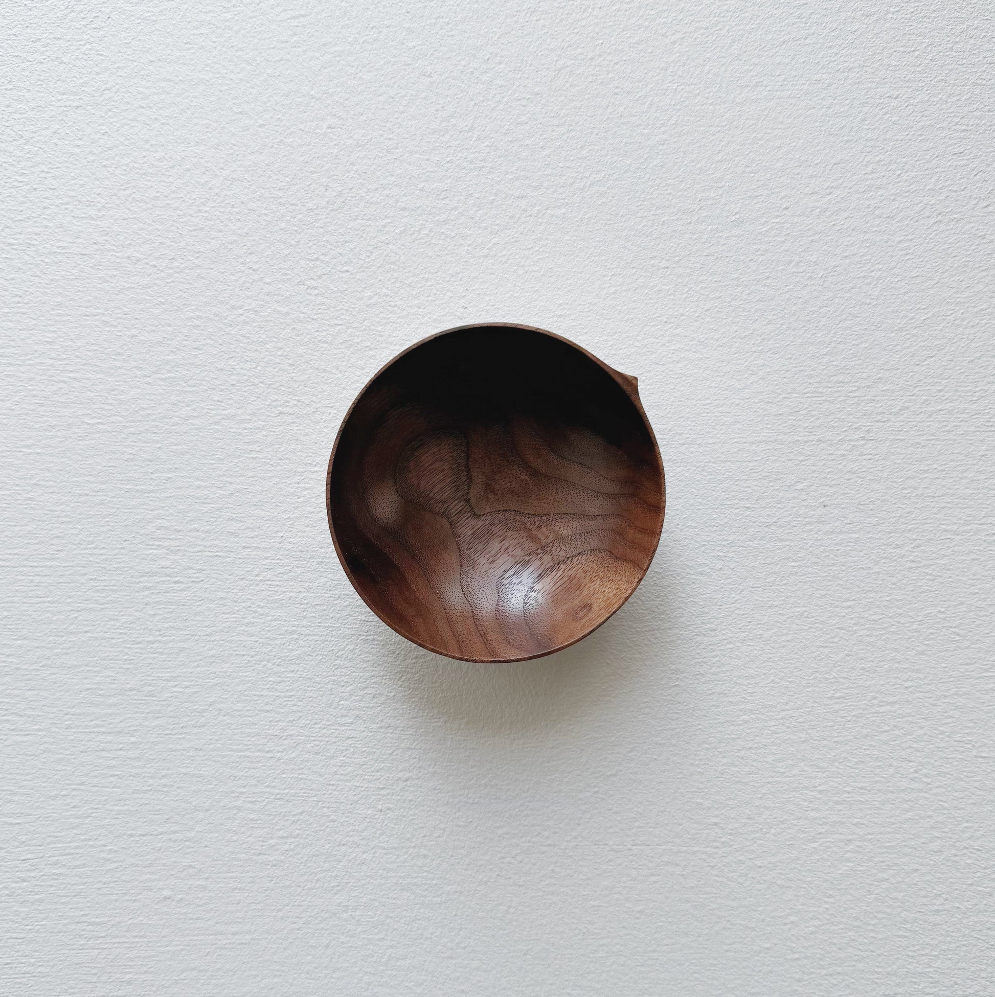Mini bowl in walnut