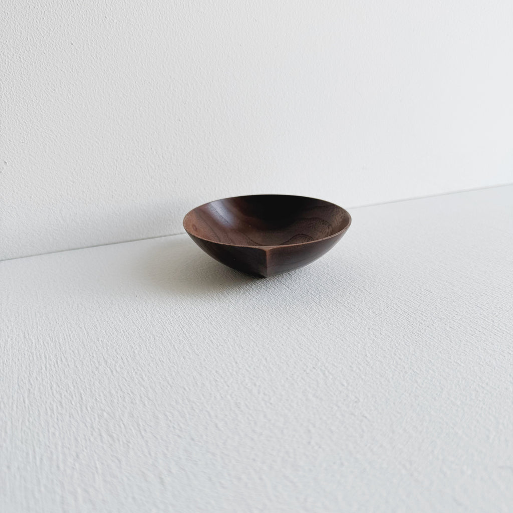 Mini bowl in walnut