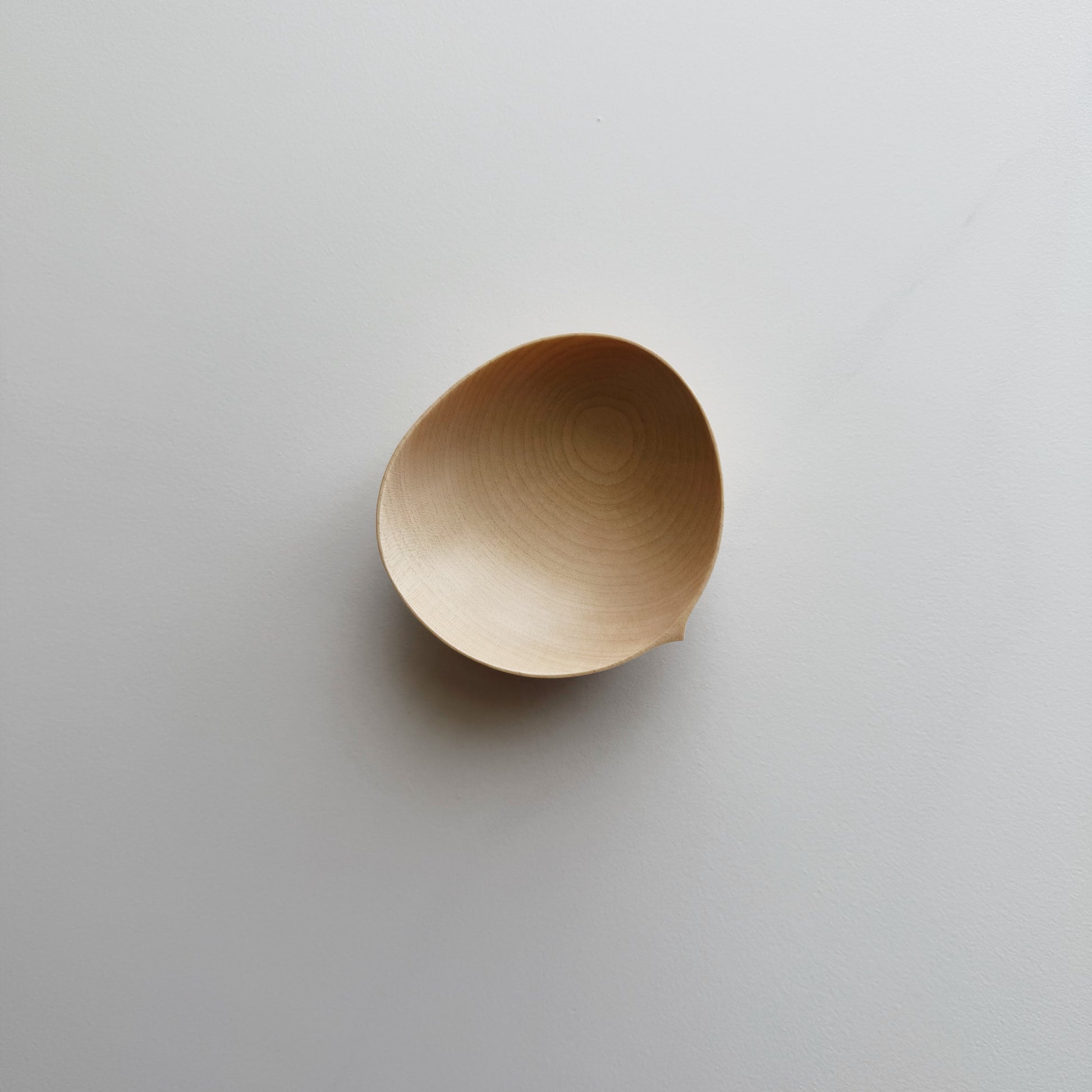 Mini oval bowl in sycamore