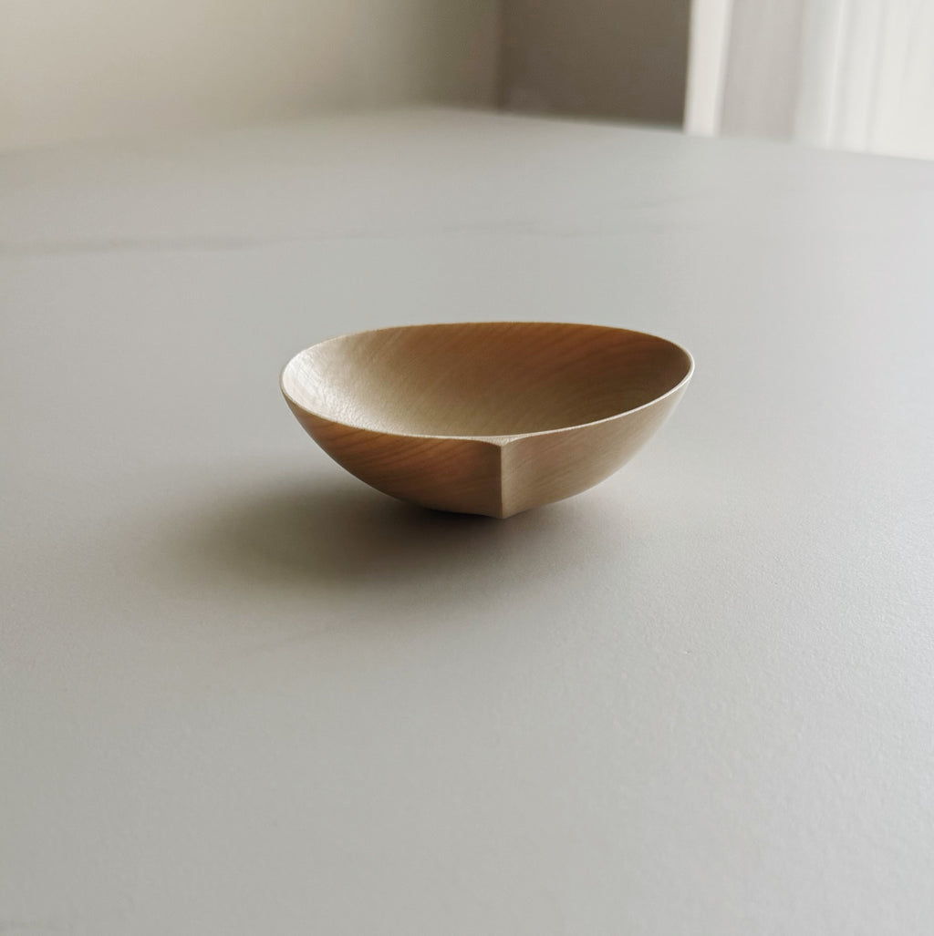 Mini oval bowl in sycamore