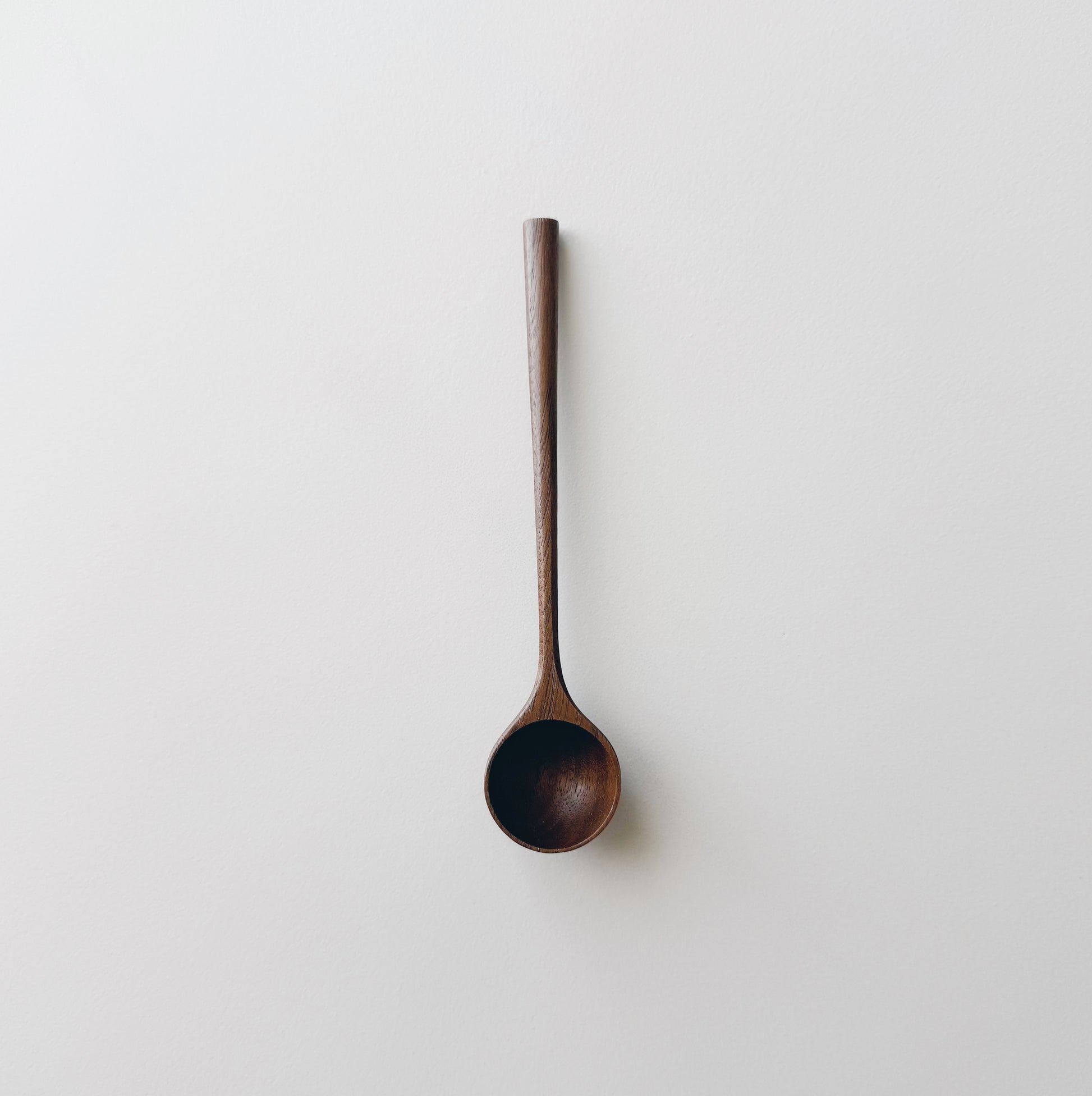 Mini walnut scoop