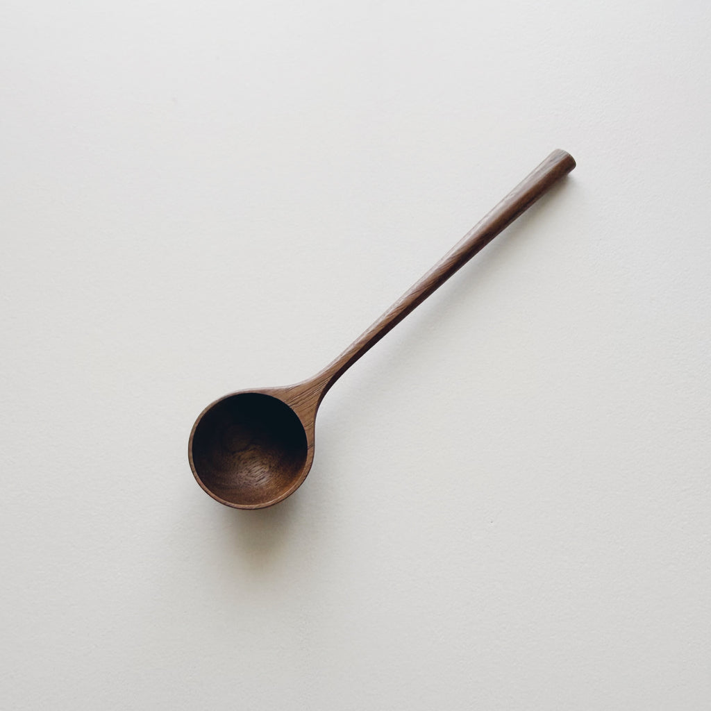 Mini walnut scoop