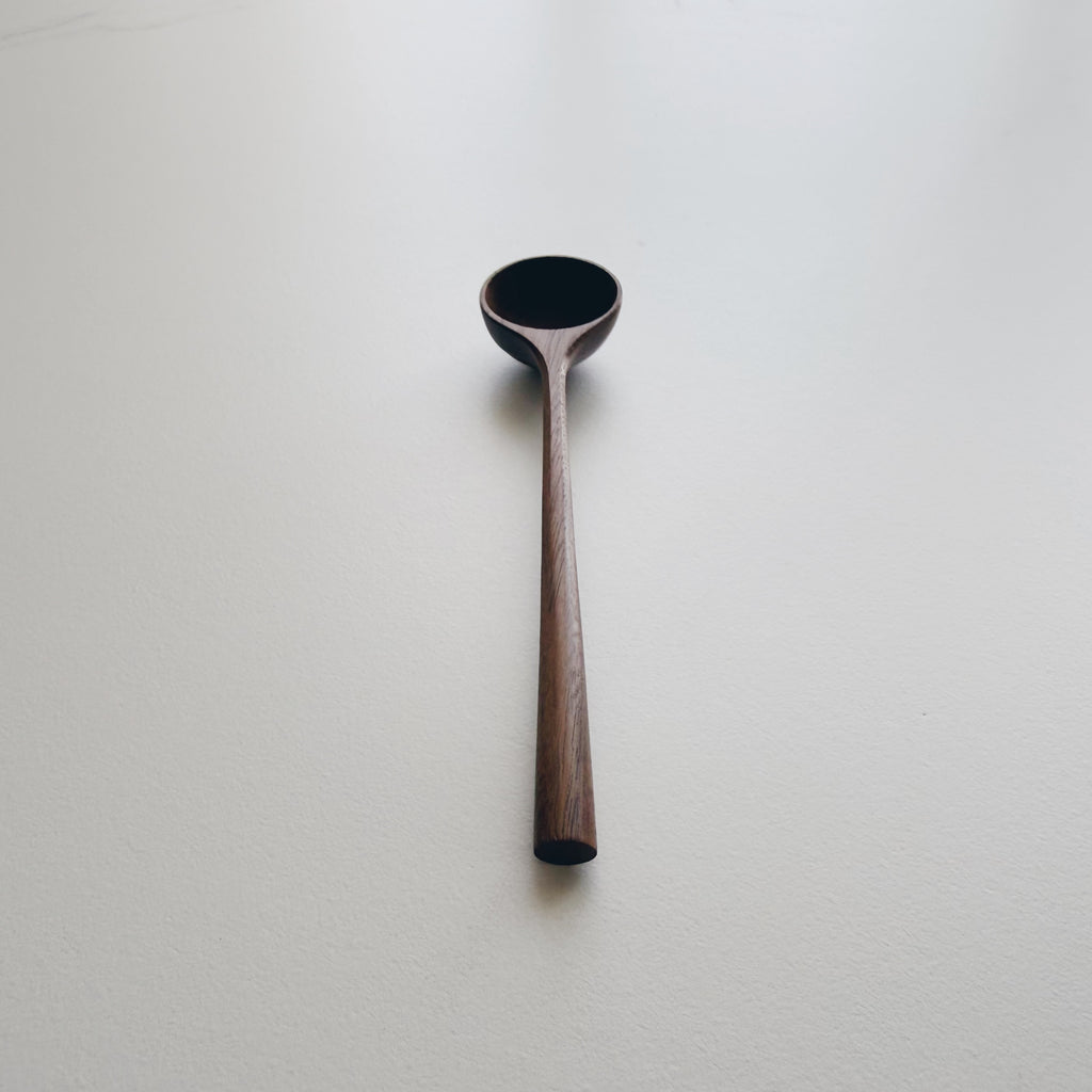 Mini walnut scoop