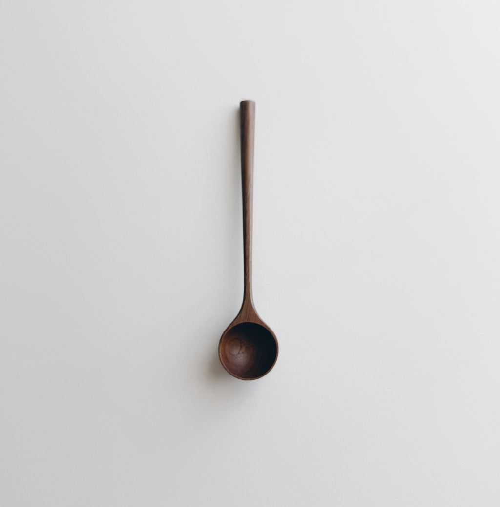 Mini walnut scoop