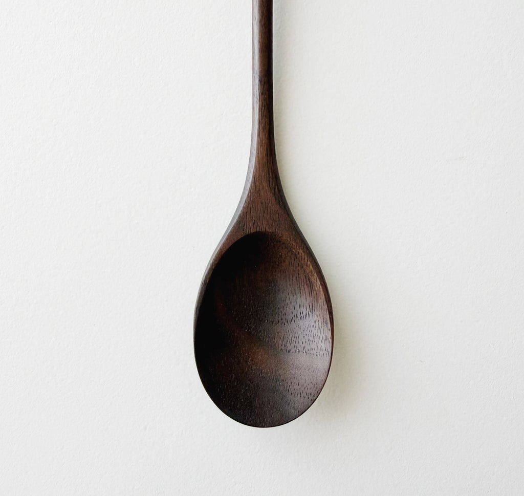 Oval eating spoon in walnut