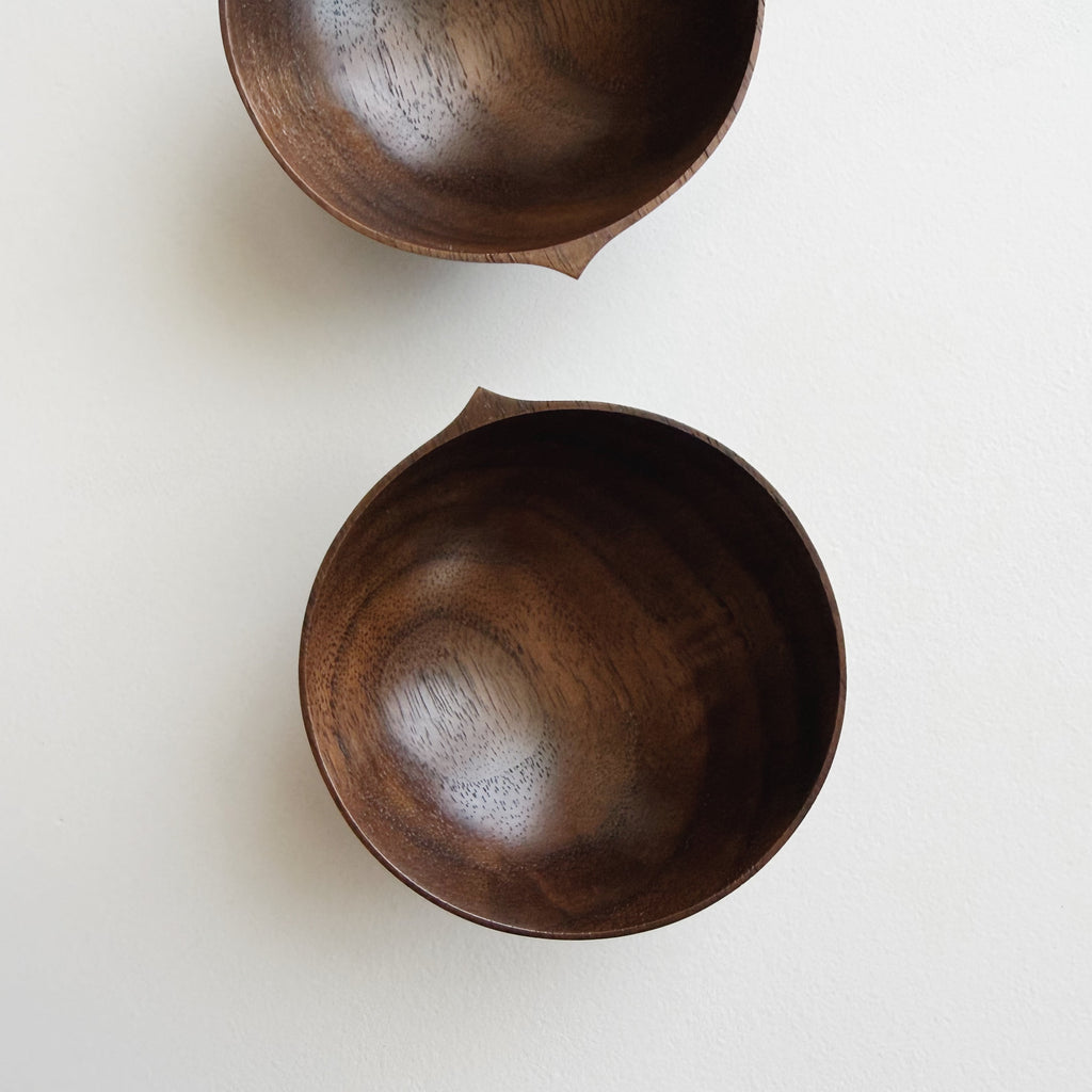 Pair of deep pinch & put pots in walnut