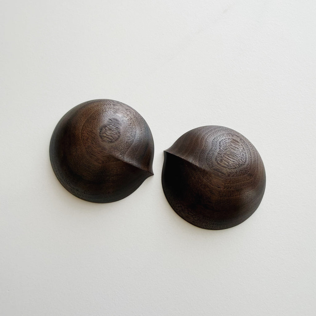 Pair of low pinch & put pots in vintage black walnut
