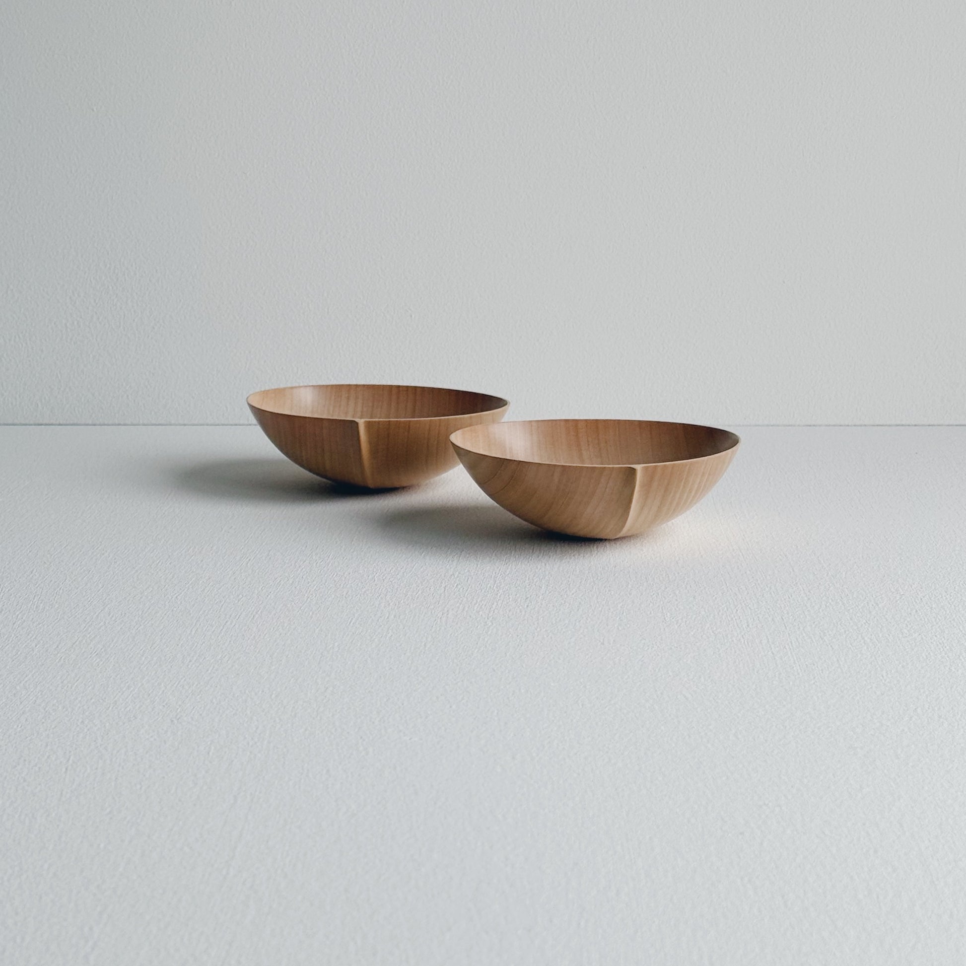 Pair of oval bowls in dark sycamore