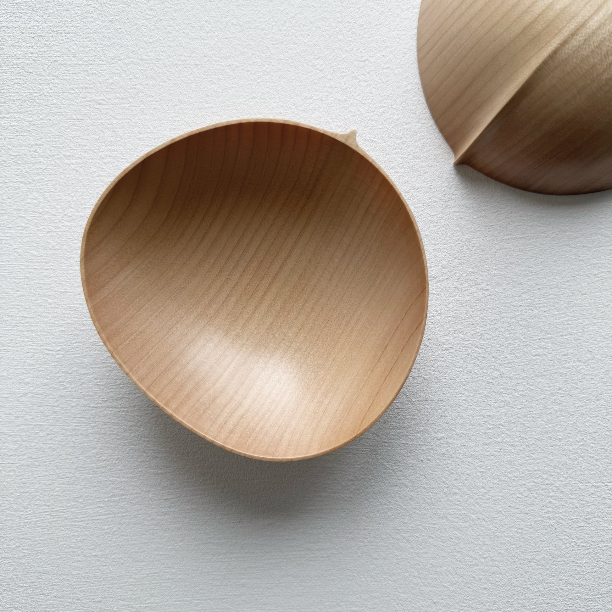 Pair of oval bowls in dark sycamore