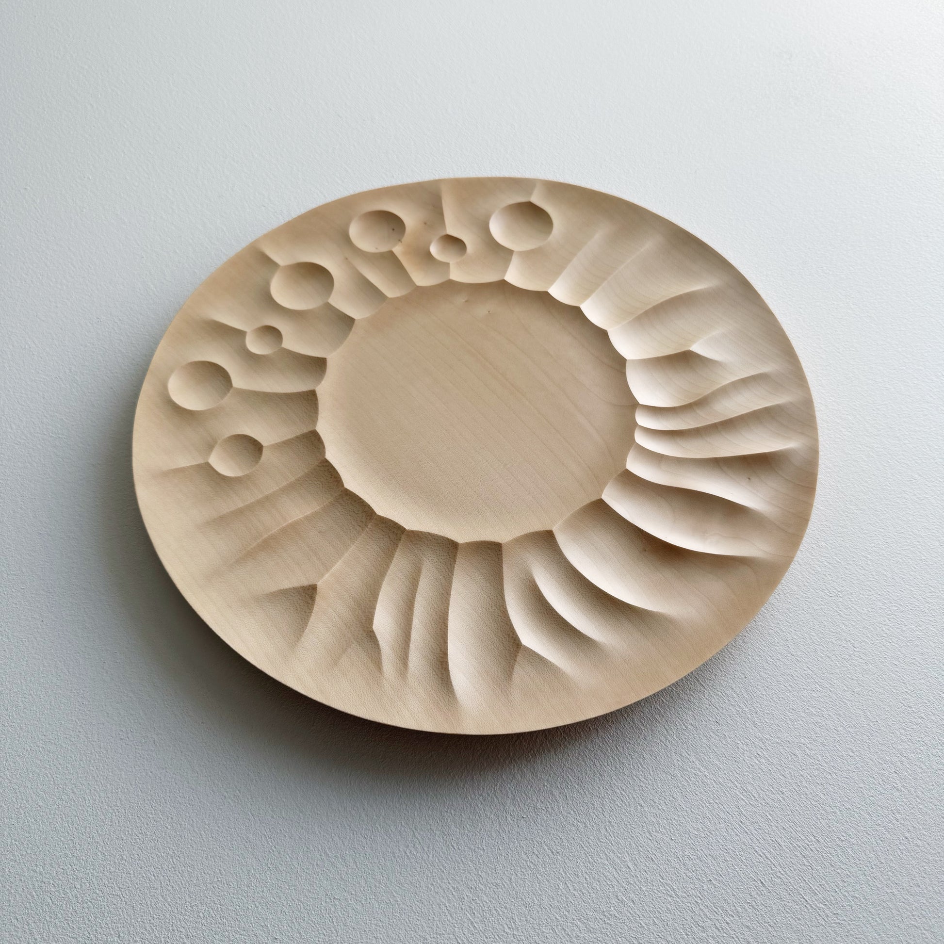 Perlee large presentation plate in sycamore