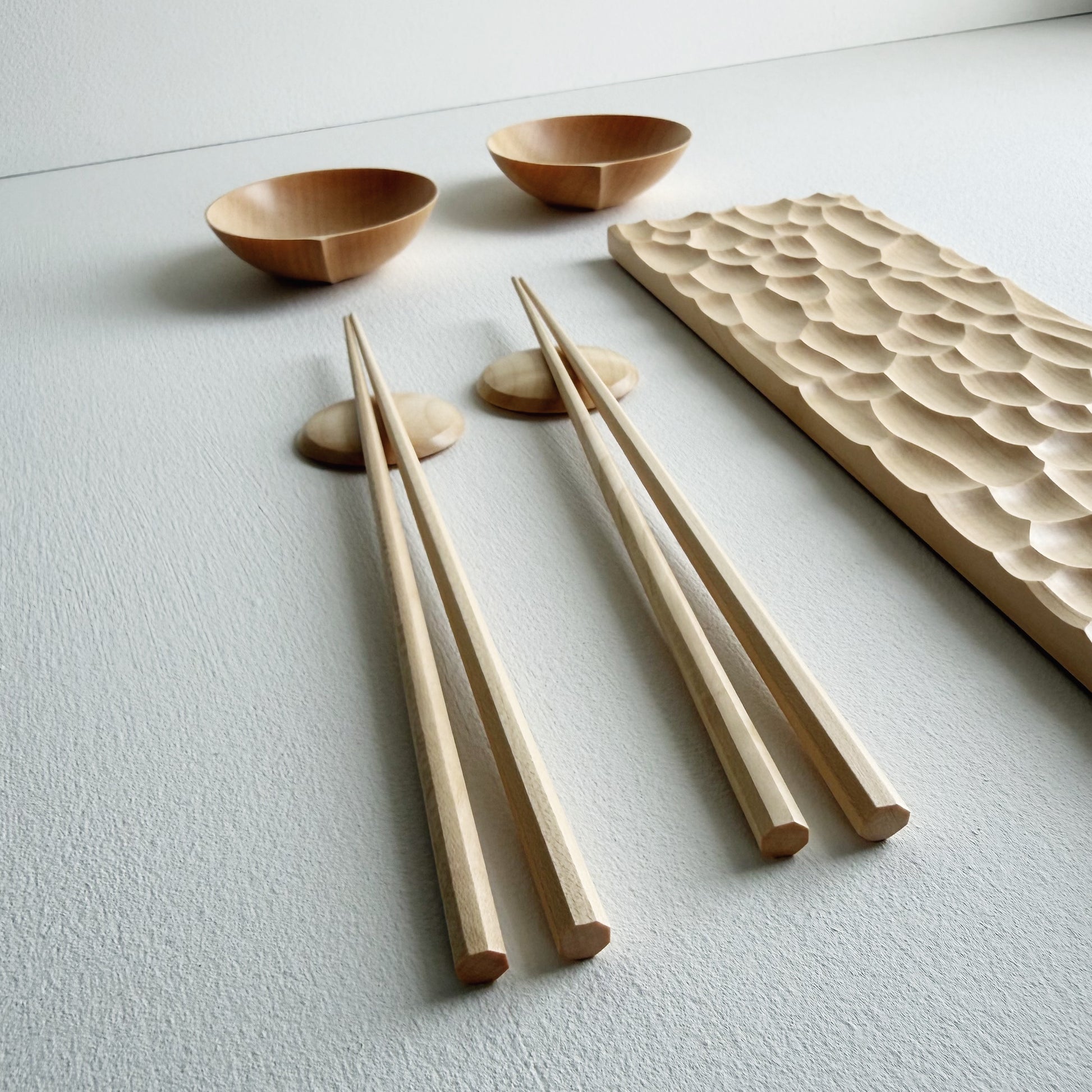 Sculpted long board eating set in sycamore
