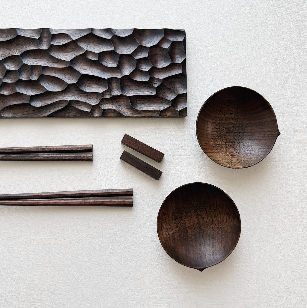 Sculpted long board eating set in vintage black walnut