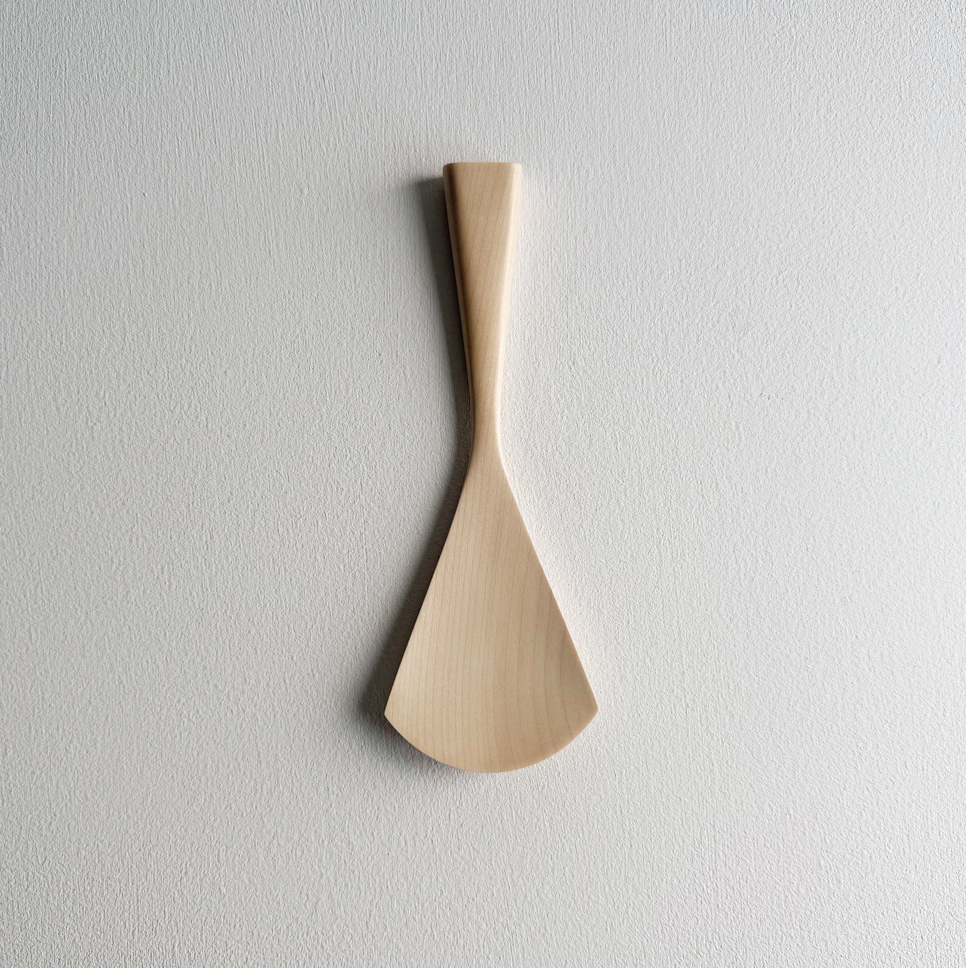 Serving paddle in sycamore