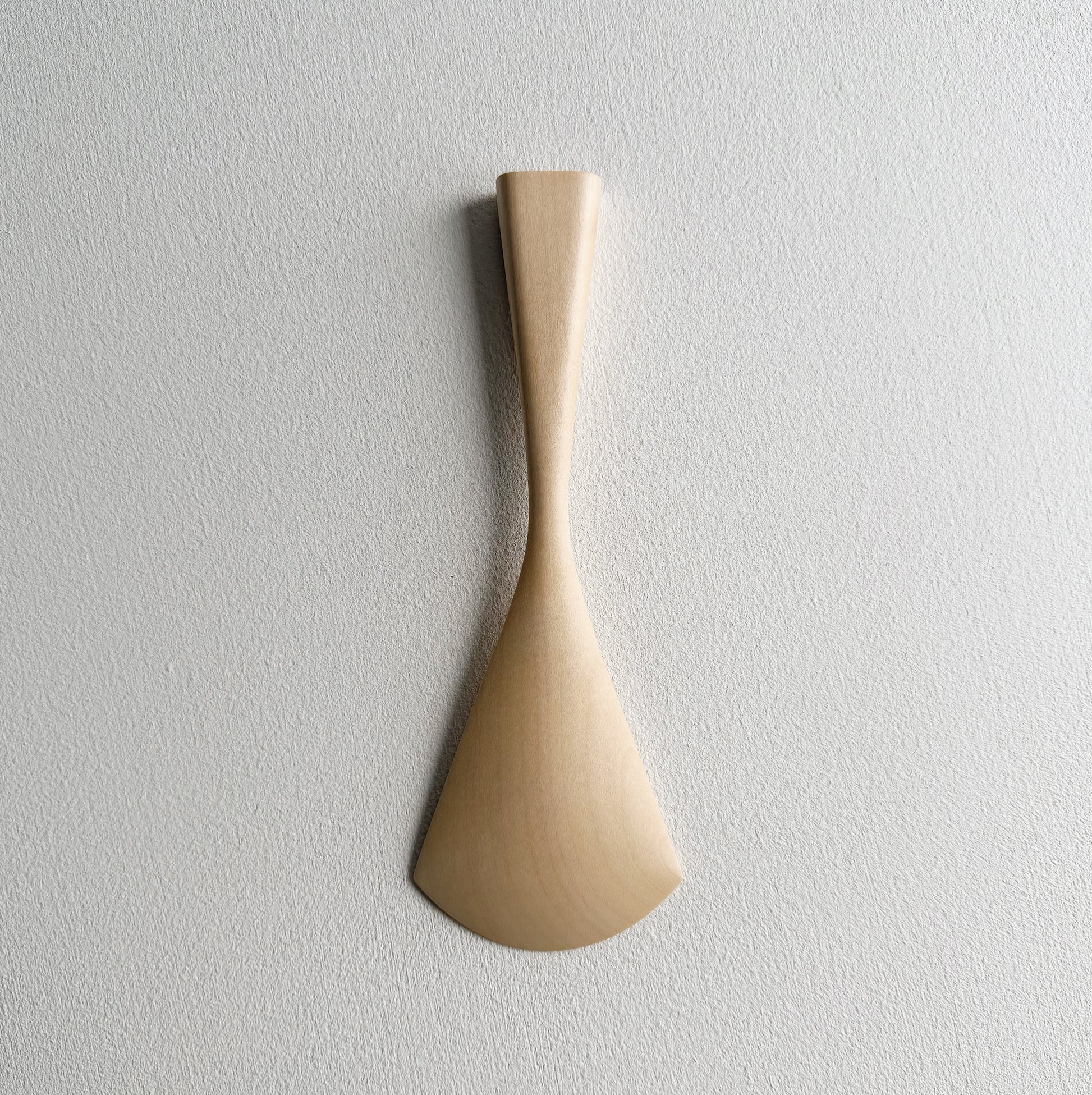Serving paddle in sycamore