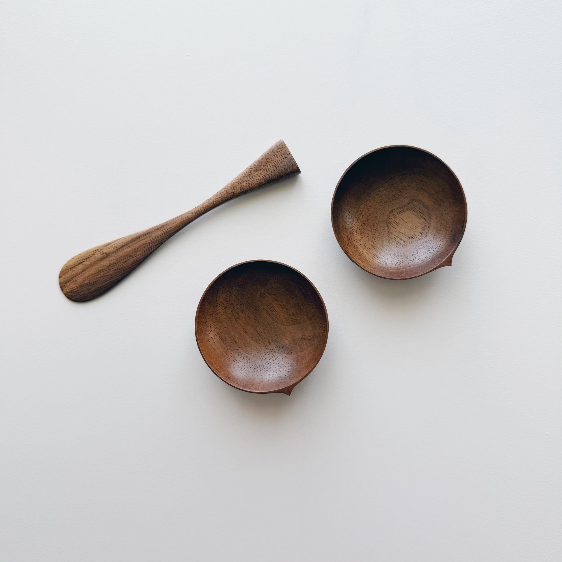 Spreading set in light walnut