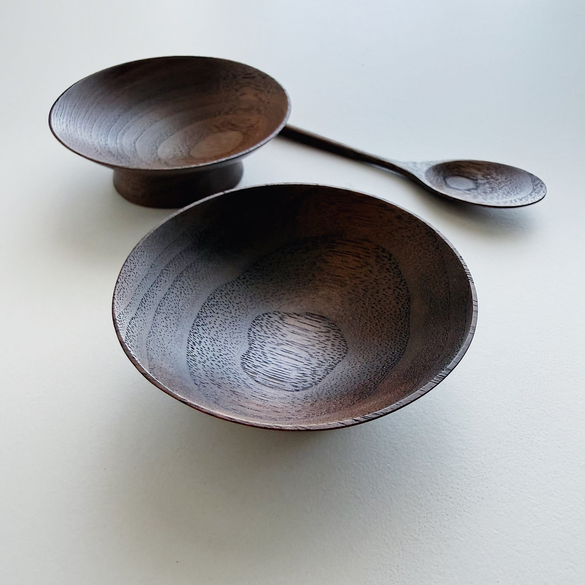 Pinch & put plinth pots set in walnut