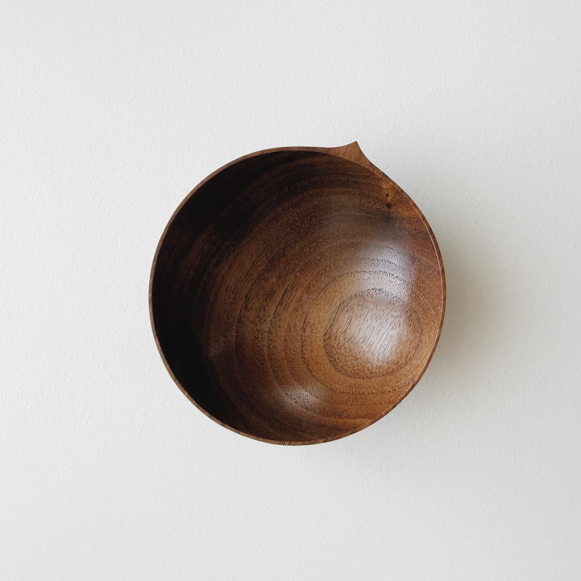 Pinch & put pot in walnut