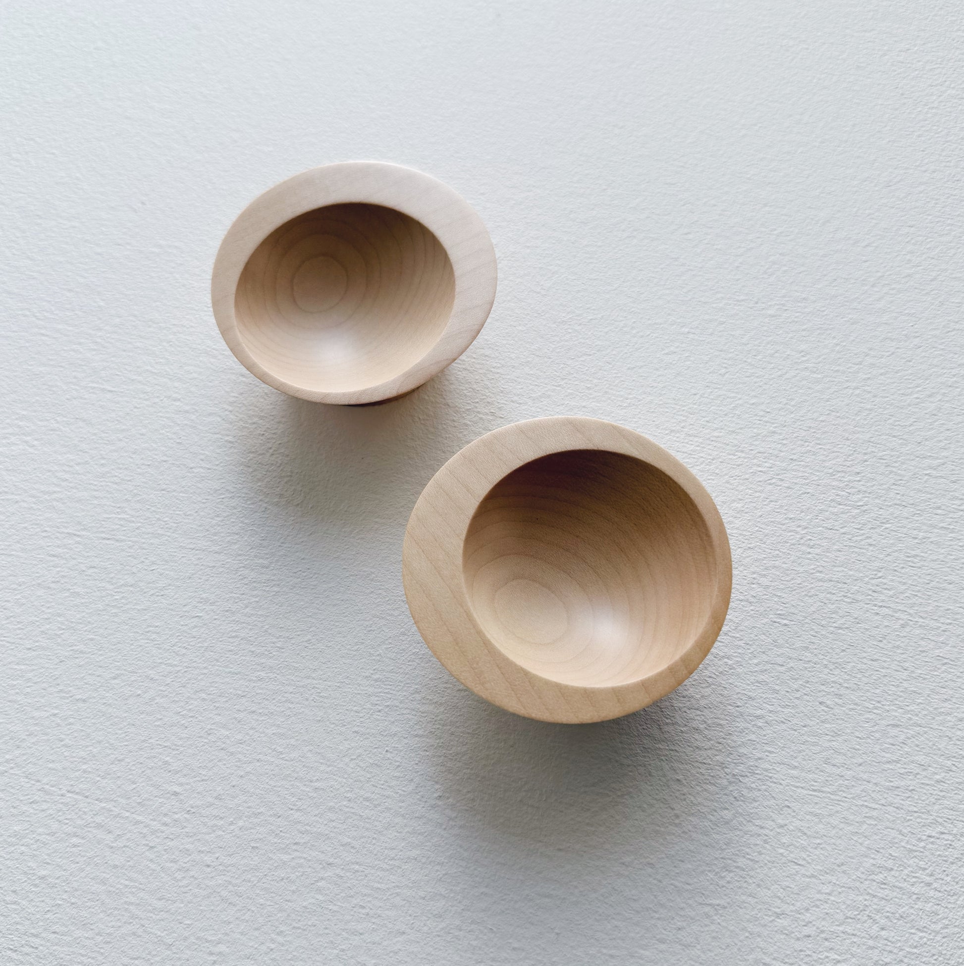 Pair of pinch & put plinth pots in sycamore