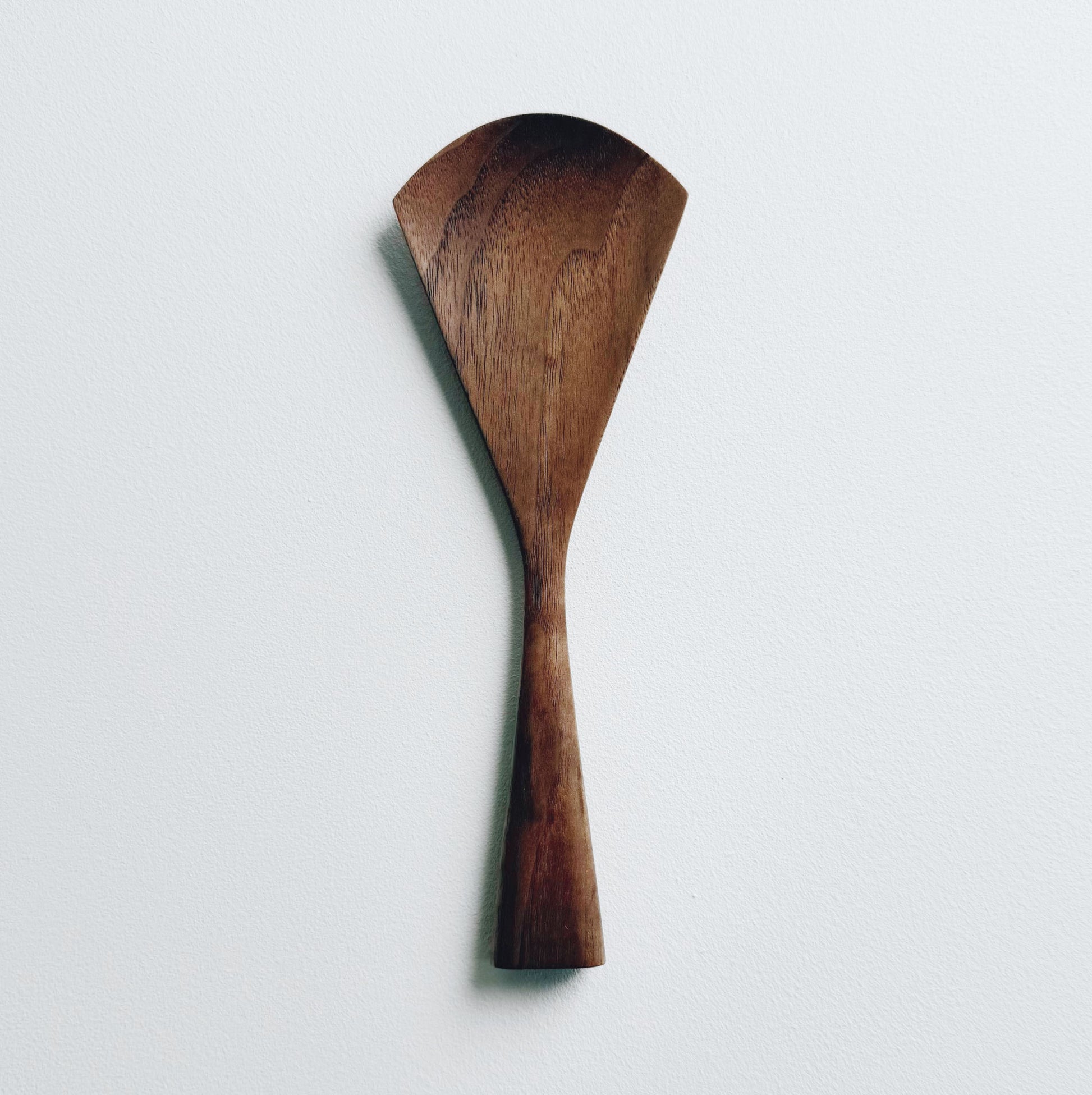 Serving paddle in tanned walnut
