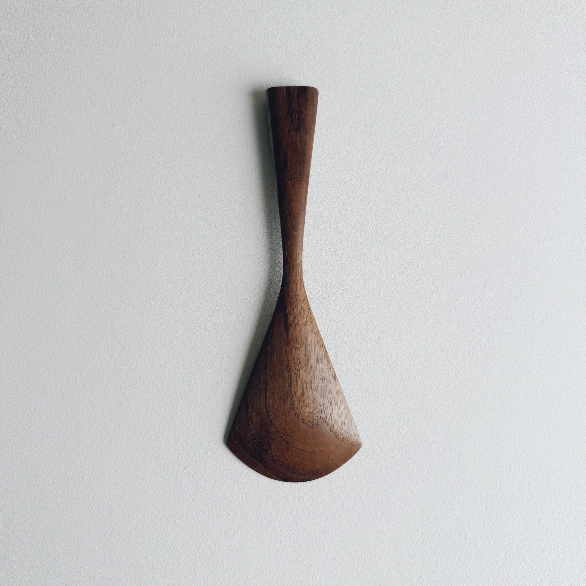 Serving paddle in tanned walnut