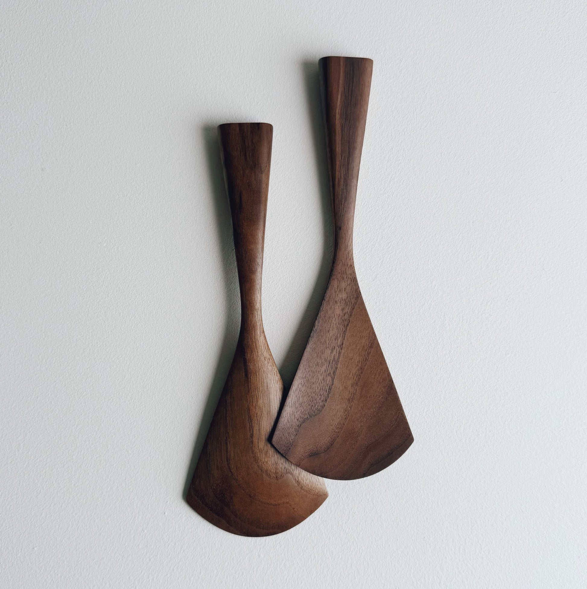Serving paddle in tanned walnut