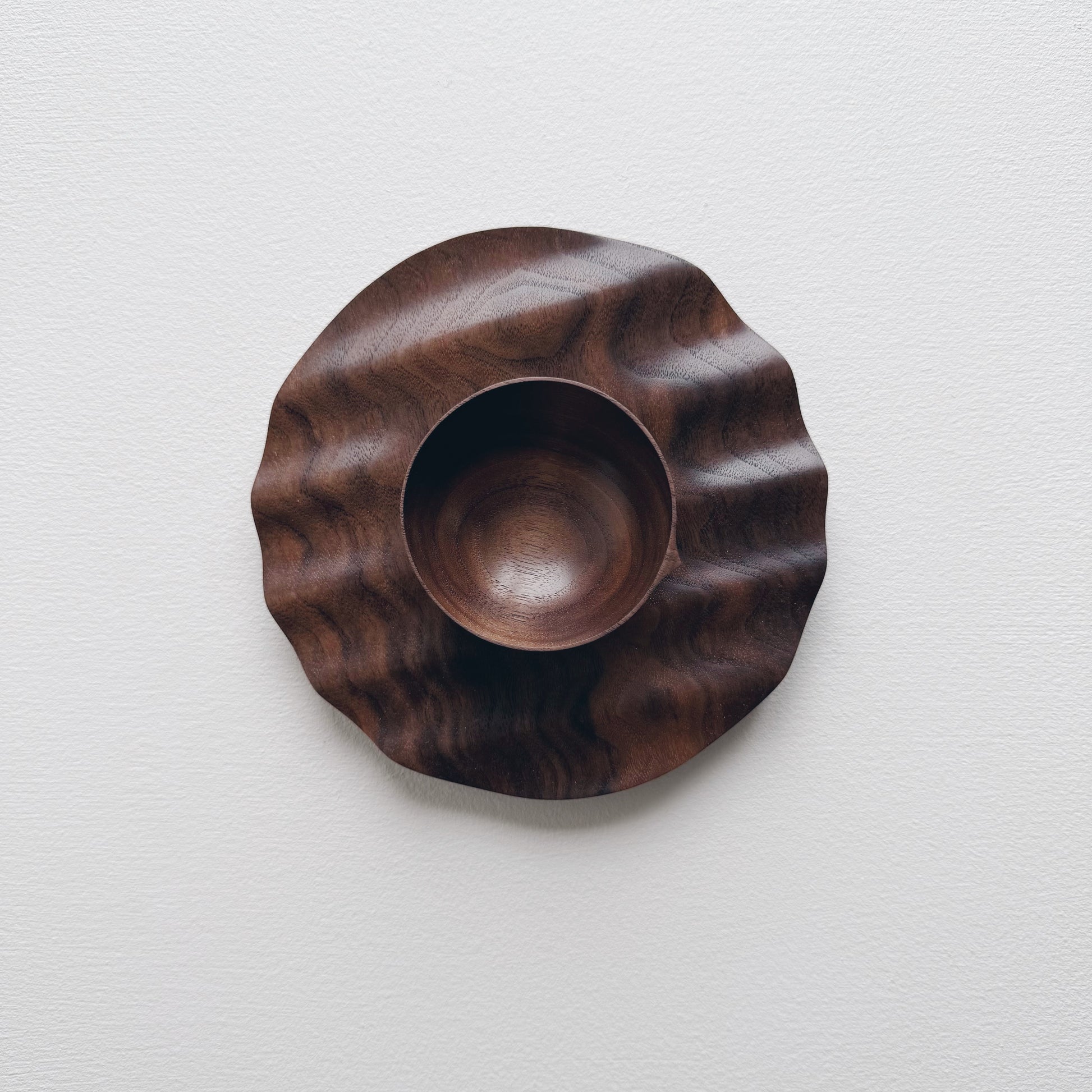 Small wavy plate & bowl in walnut