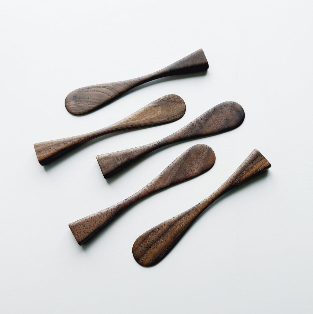 Spreading paddle in walnut