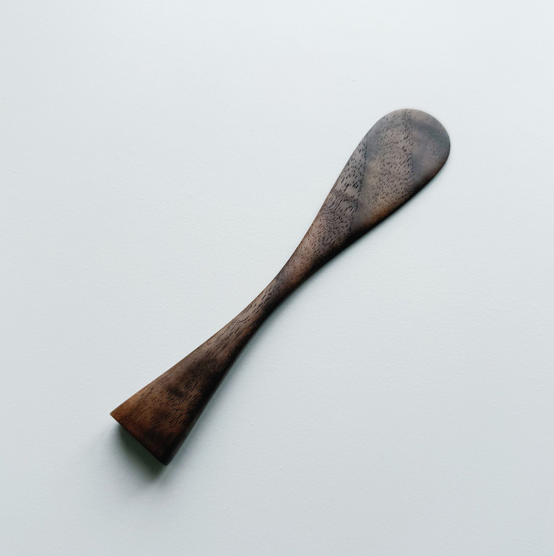 Spreading paddle in walnut
