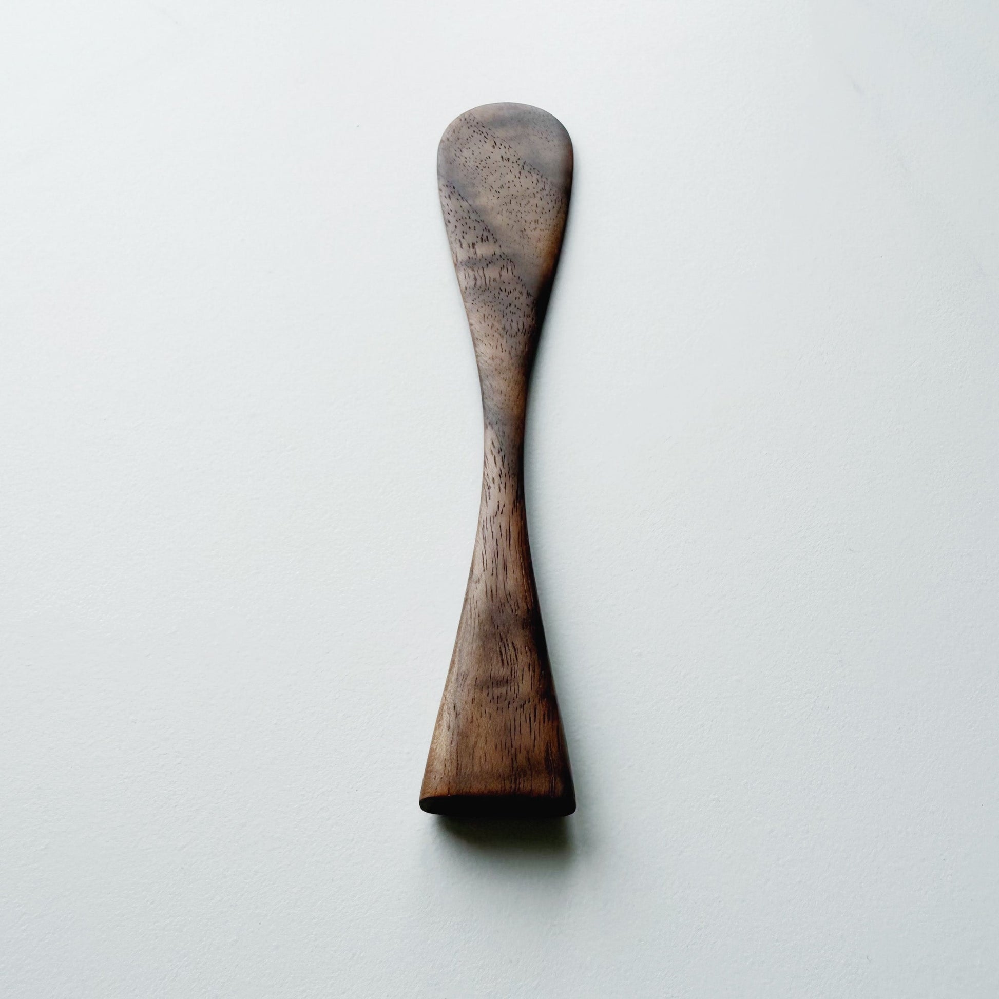 Spreading paddle in walnut