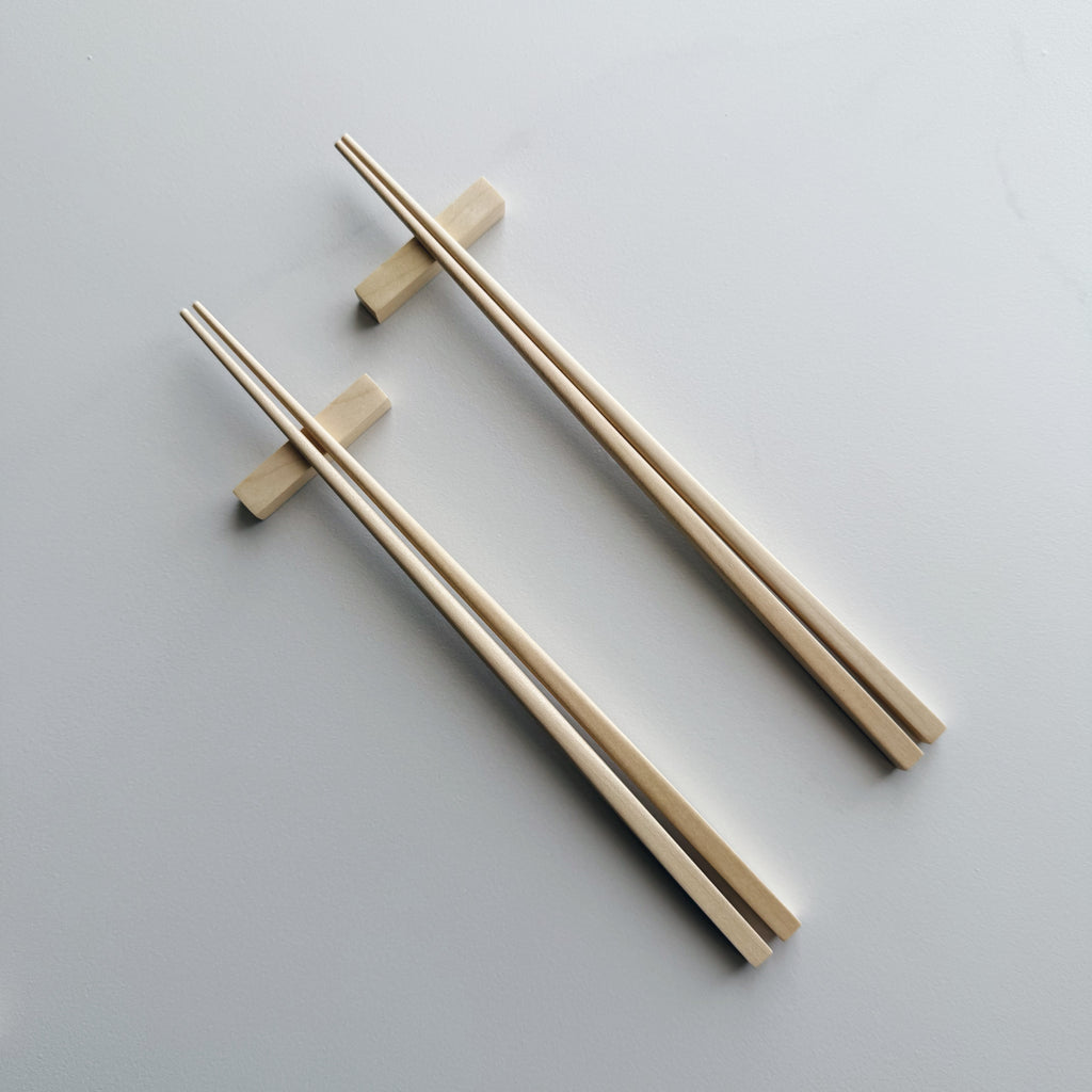 Squared chopsticks & block rest in sycamore