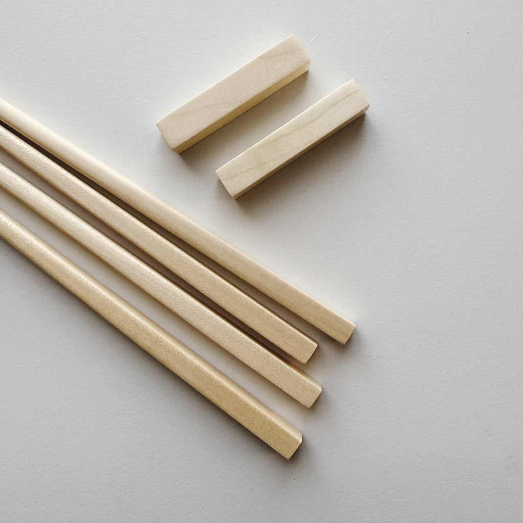 Squared chopsticks & block rest in sycamore