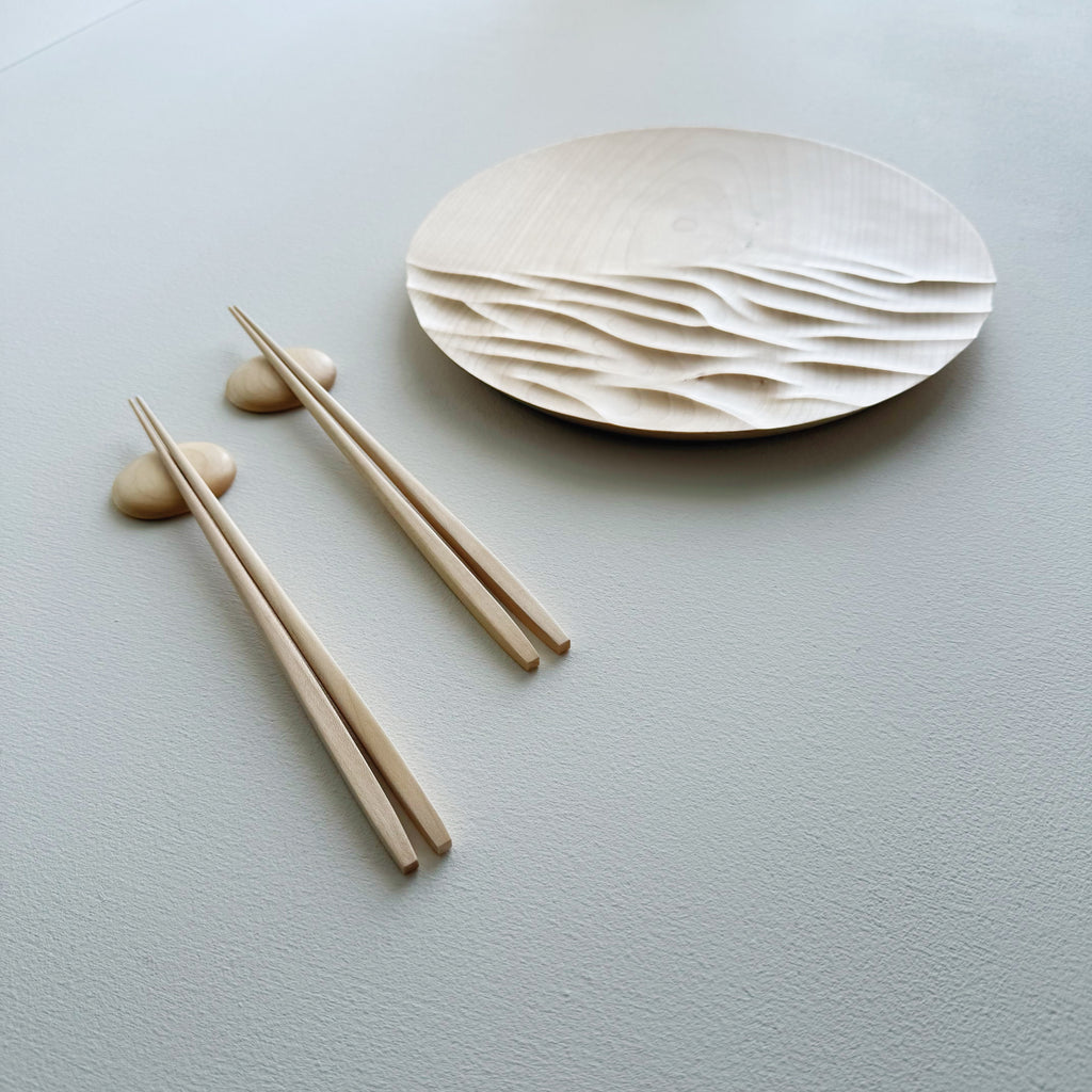 To the water plate & chopsticks set