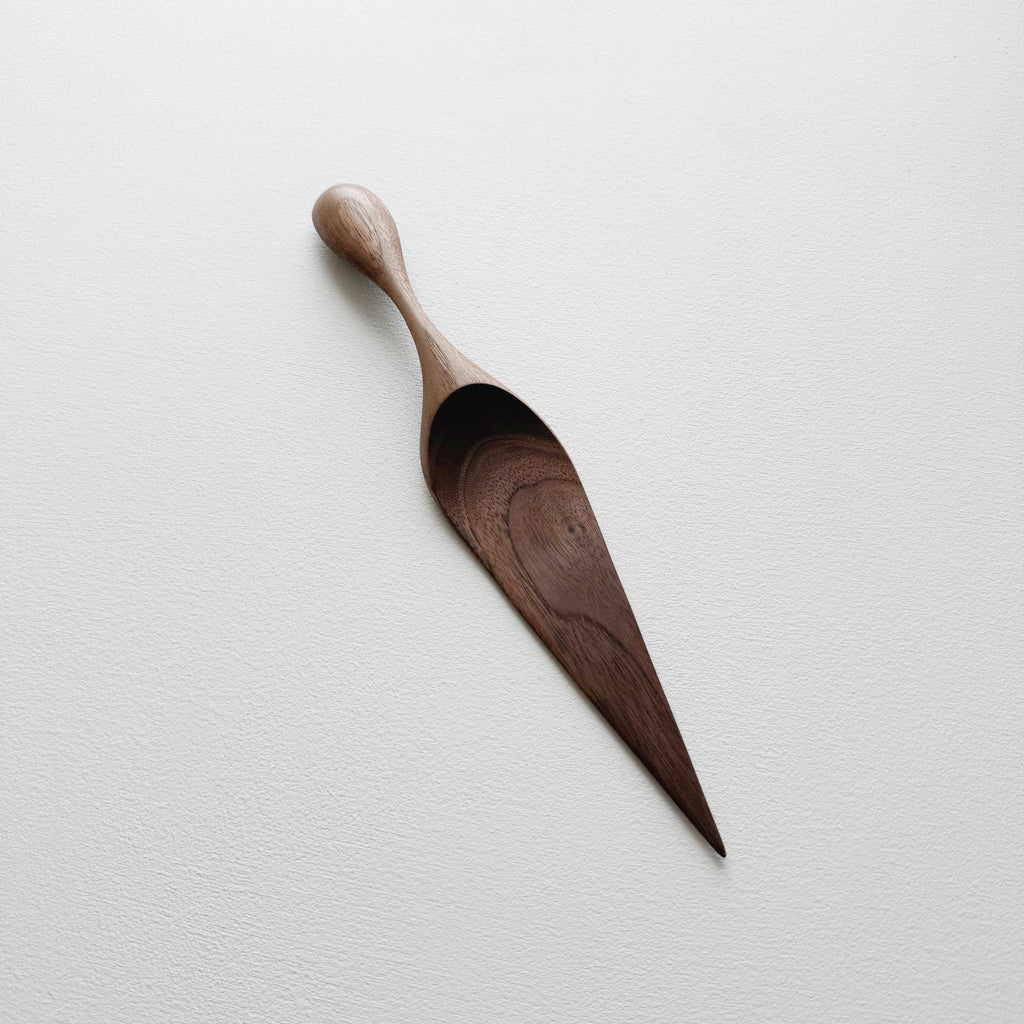 Walnut cake server