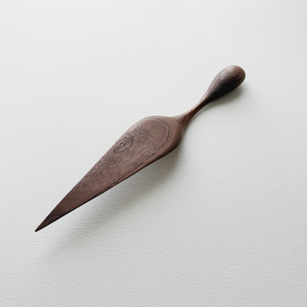 Walnut cake server
