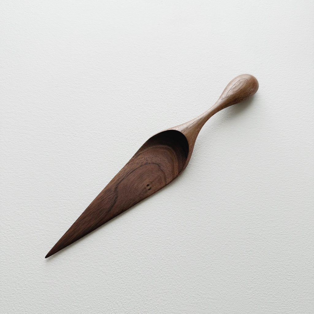 Walnut cake server