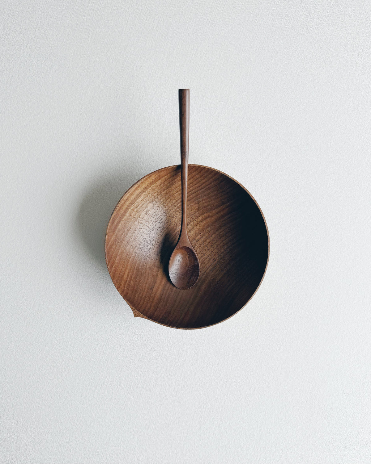 Bowl and spoon set in tanned walnut