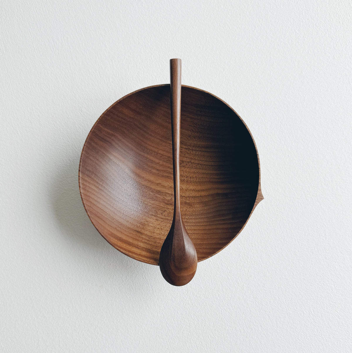 Bowl and spoon set in tanned walnut