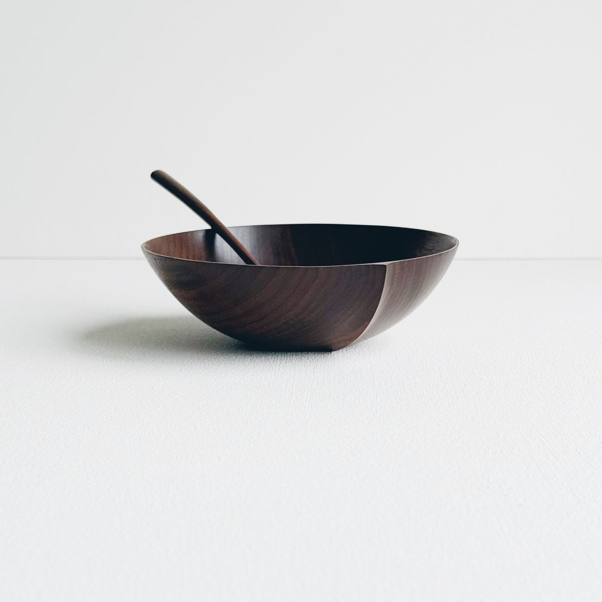 Bowl and spoon set in tanned walnut