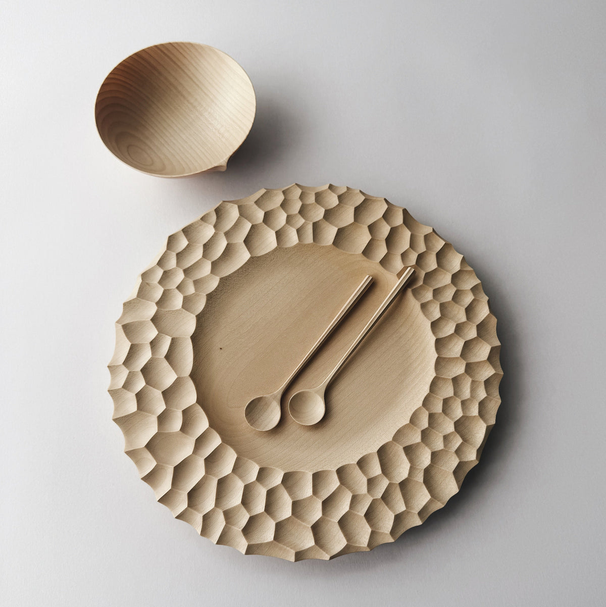 Medium crater plate, bowl & spoons set in sycamore