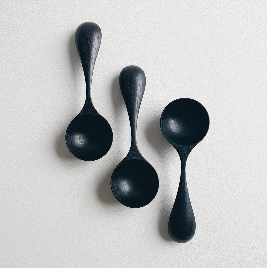Curvy scoop