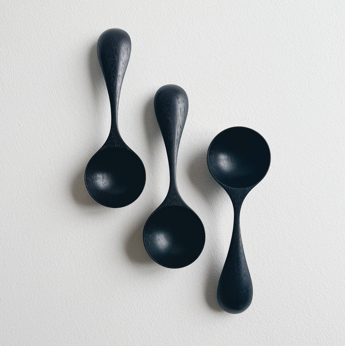 Curvy scoop