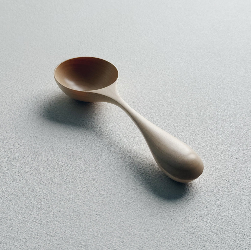 Curvy scoop in sycamore
